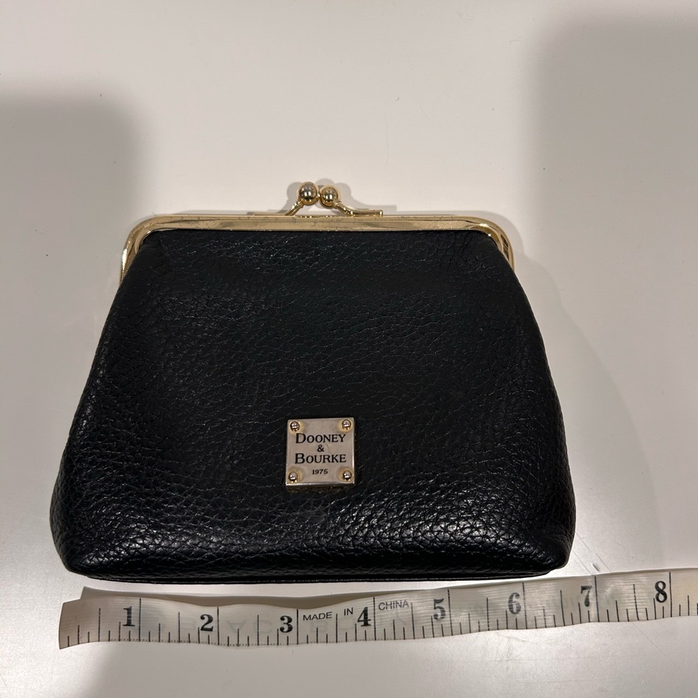 Vintage Dooney & Bourke kiss lock coin wallet gold hardware Black - Picture 9 of 9